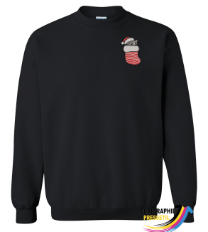 Crewneck de Noël brodé – Petit chat dans un bas festif