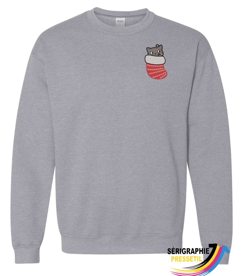Sweatshirt Noël unisexe – Broderie chaton dans bas de Noël